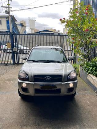 HYUNDAI TUCSON 2.0 MPFI GLS 16V 143CV 2WD FLEX 4P AUTOMÁTICO HYUNDAI TUCSON 2.0 MPFI GLS 16V 143CV 2WD FLEX 4P AUTOMÁTICO